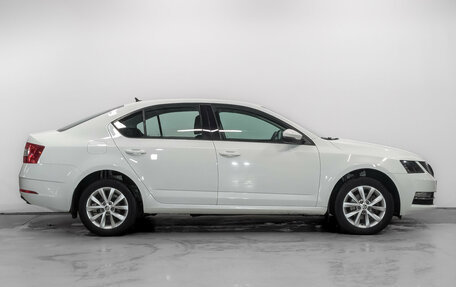 Skoda Octavia, 2019 год, 1 630 000 рублей, 4 фотография