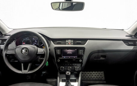 Skoda Octavia, 2019 год, 1 630 000 рублей, 14 фотография