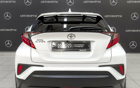Toyota C-HR I рестайлинг, 2021 год, 2 750 000 рублей, 6 фотография