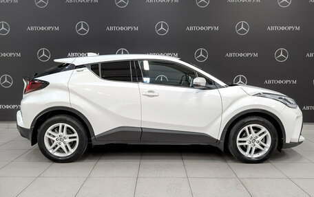 Toyota C-HR I рестайлинг, 2021 год, 2 750 000 рублей, 4 фотография