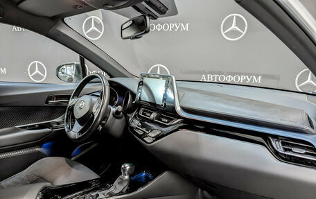 Toyota C-HR I рестайлинг, 2021 год, 2 750 000 рублей, 11 фотография