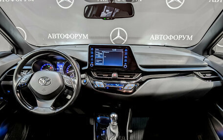 Toyota C-HR I рестайлинг, 2021 год, 2 750 000 рублей, 14 фотография
