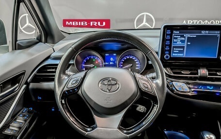 Toyota C-HR I рестайлинг, 2021 год, 2 750 000 рублей, 21 фотография