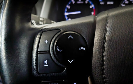 Toyota RAV4, 2019 год, 3 300 000 рублей, 23 фотография
