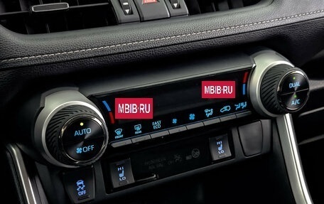 Toyota RAV4, 2020 год, 3 620 000 рублей, 21 фотография