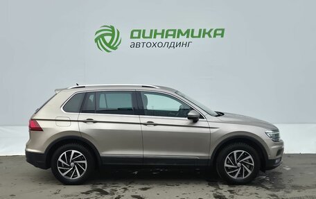 Volkswagen Tiguan II, 2018 год, 2 800 000 рублей, 4 фотография