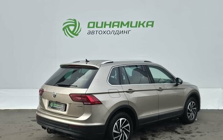 Volkswagen Tiguan II, 2018 год, 2 800 000 рублей, 5 фотография