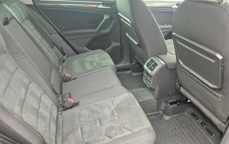 Volkswagen Tiguan II, 2018 год, 2 800 000 рублей, 10 фотография