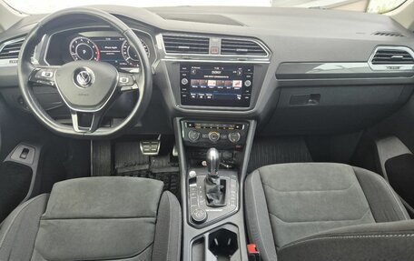 Volkswagen Tiguan II, 2018 год, 2 800 000 рублей, 11 фотография