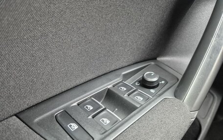Volkswagen Tiguan II, 2018 год, 2 800 000 рублей, 14 фотография