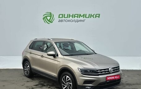 Volkswagen Tiguan II, 2018 год, 2 800 000 рублей, 3 фотография