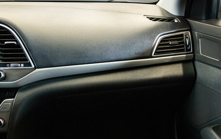 Hyundai Elantra VI рестайлинг, 2016 год, 1 155 000 рублей, 16 фотография