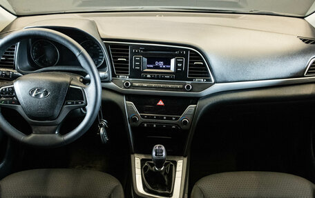 Hyundai Elantra VI рестайлинг, 2016 год, 1 155 000 рублей, 13 фотография