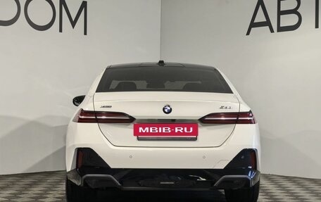 BMW 5 серия, 2023 год, 7 800 000 рублей, 4 фотография