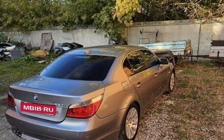 BMW 5 серия, 2004 год, 720 000 рублей, 2 фотография