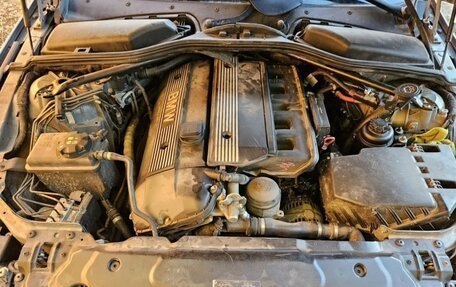 BMW 5 серия, 2004 год, 720 000 рублей, 11 фотография