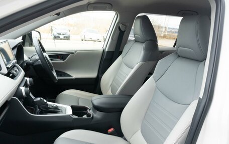 Toyota RAV4, 2020 год, 4 050 000 рублей, 13 фотография