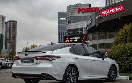 Toyota Camry, 2021 год, 3 500 000 рублей, 4 фотография