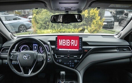 Toyota Camry, 2021 год, 3 500 000 рублей, 10 фотография