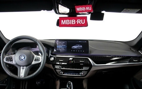 BMW 5 серия, 2022 год, 5 400 000 рублей, 10 фотография
