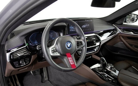 BMW 5 серия, 2022 год, 5 400 000 рублей, 24 фотография