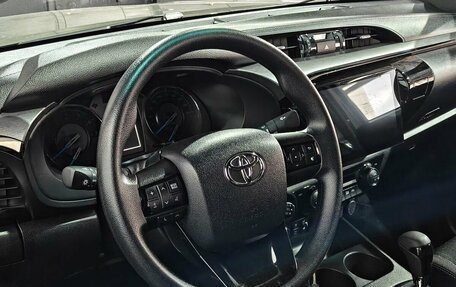 Toyota Hilux VIII, 2022 год, 6 298 000 рублей, 12 фотография