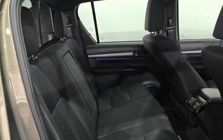 Toyota Hilux VIII, 2022 год, 6 298 000 рублей, 16 фотография