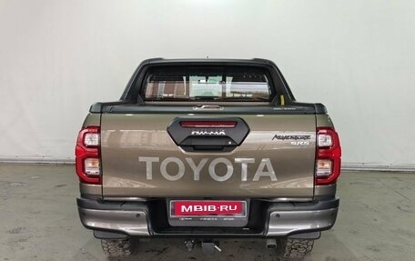 Toyota Hilux VIII, 2022 год, 6 298 000 рублей, 6 фотография