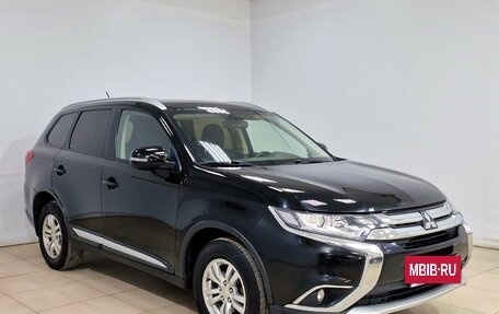 Mitsubishi Outlander III рестайлинг 3, 2016 год, 1 340 000 рублей, 3 фотография