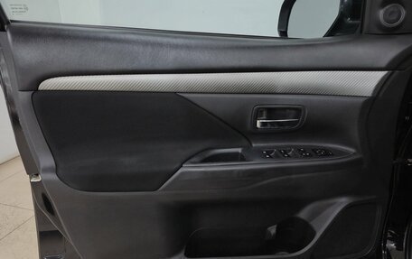 Mitsubishi Outlander III рестайлинг 3, 2016 год, 1 340 000 рублей, 9 фотография