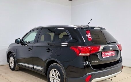 Mitsubishi Outlander III рестайлинг 3, 2016 год, 1 340 000 рублей, 8 фотография