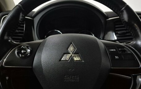 Mitsubishi Outlander III рестайлинг 3, 2016 год, 1 340 000 рублей, 23 фотография