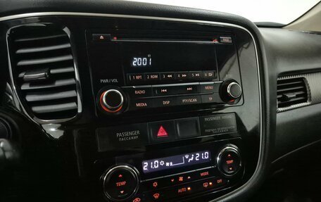 Mitsubishi Outlander III рестайлинг 3, 2016 год, 1 340 000 рублей, 20 фотография