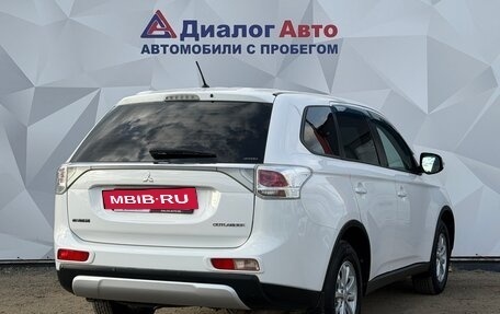 Mitsubishi Outlander III рестайлинг 3, 2014 год, 1 659 000 рублей, 5 фотография