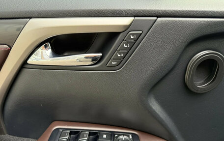 Lexus RX IV рестайлинг, 2017 год, 3 120 000 рублей, 7 фотография