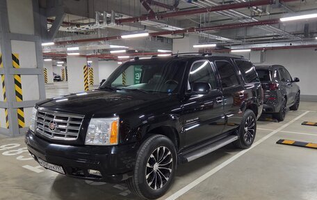Cadillac Escalade II, 2004 год, 1 990 000 рублей, 3 фотография