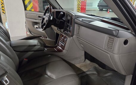 Cadillac Escalade II, 2004 год, 1 990 000 рублей, 9 фотография