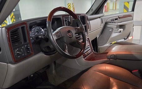 Cadillac Escalade II, 2004 год, 1 990 000 рублей, 10 фотография
