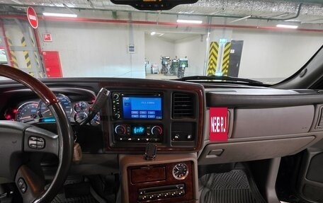 Cadillac Escalade II, 2004 год, 1 990 000 рублей, 15 фотография