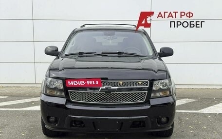 Chevrolet Tahoe III, 2011 год, 1 690 000 рублей, 2 фотография