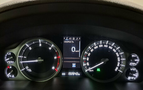 Toyota Land Cruiser 200, 2017 год, 5 600 000 рублей, 16 фотография