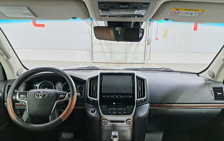 Toyota Land Cruiser 200, 2017 год, 5 600 000 рублей, 17 фотография