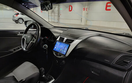 Hyundai Solaris II рестайлинг, 2012 год, 580 000 рублей, 15 фотография