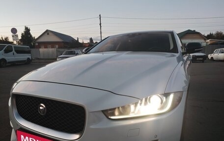 Jaguar XE I рестайлинг, 2016 год, 1 360 000 рублей, 9 фотография