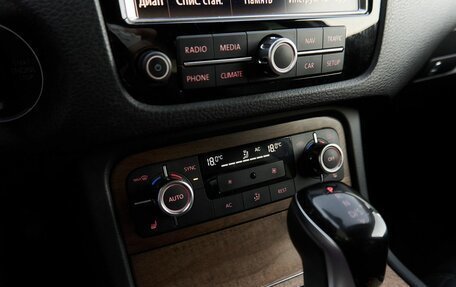 Volkswagen Touareg III, 2013 год, 2 078 000 рублей, 11 фотография