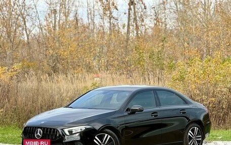 Mercedes-Benz A-Класс, 2021 год, 2 850 000 рублей, 2 фотография