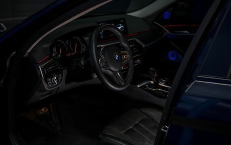 BMW 5 серия, 2018 год, 2 900 000 рублей, 11 фотография