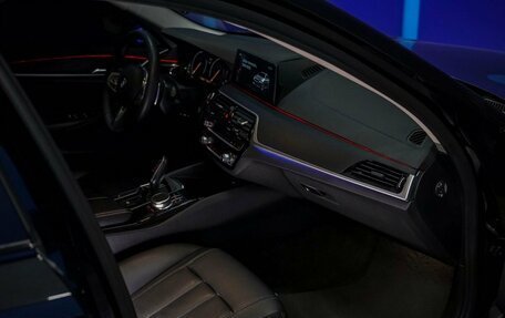 BMW 5 серия, 2018 год, 2 900 000 рублей, 13 фотография