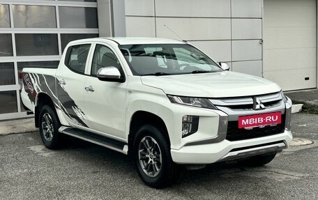 Mitsubishi L200 IV рестайлинг, 2021 год, 2 600 000 рублей, 3 фотография