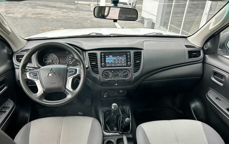 Mitsubishi L200 IV рестайлинг, 2021 год, 2 600 000 рублей, 11 фотография